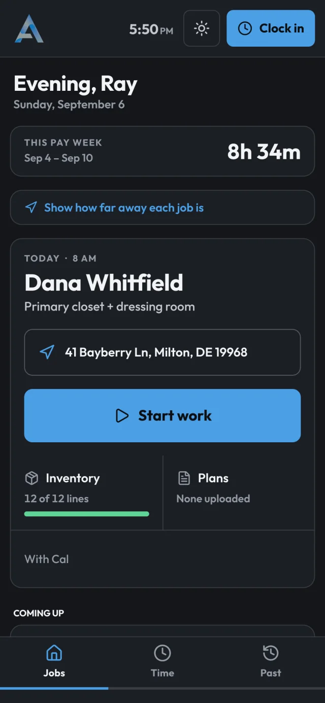 The installer's phone screen: today's job, the address, a start-work button and the inventory progress.